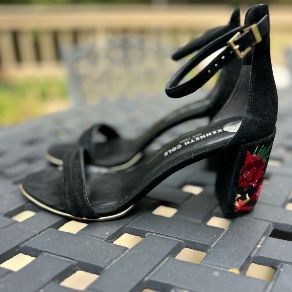 Kenneth Cole Lisa Black Embroidered Women's Leather Block Heels